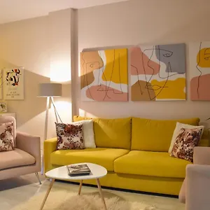 Apartament By The, Wlora